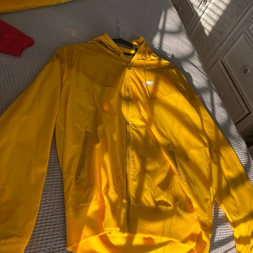 NEW Nike Men's Yellow Windbreaker